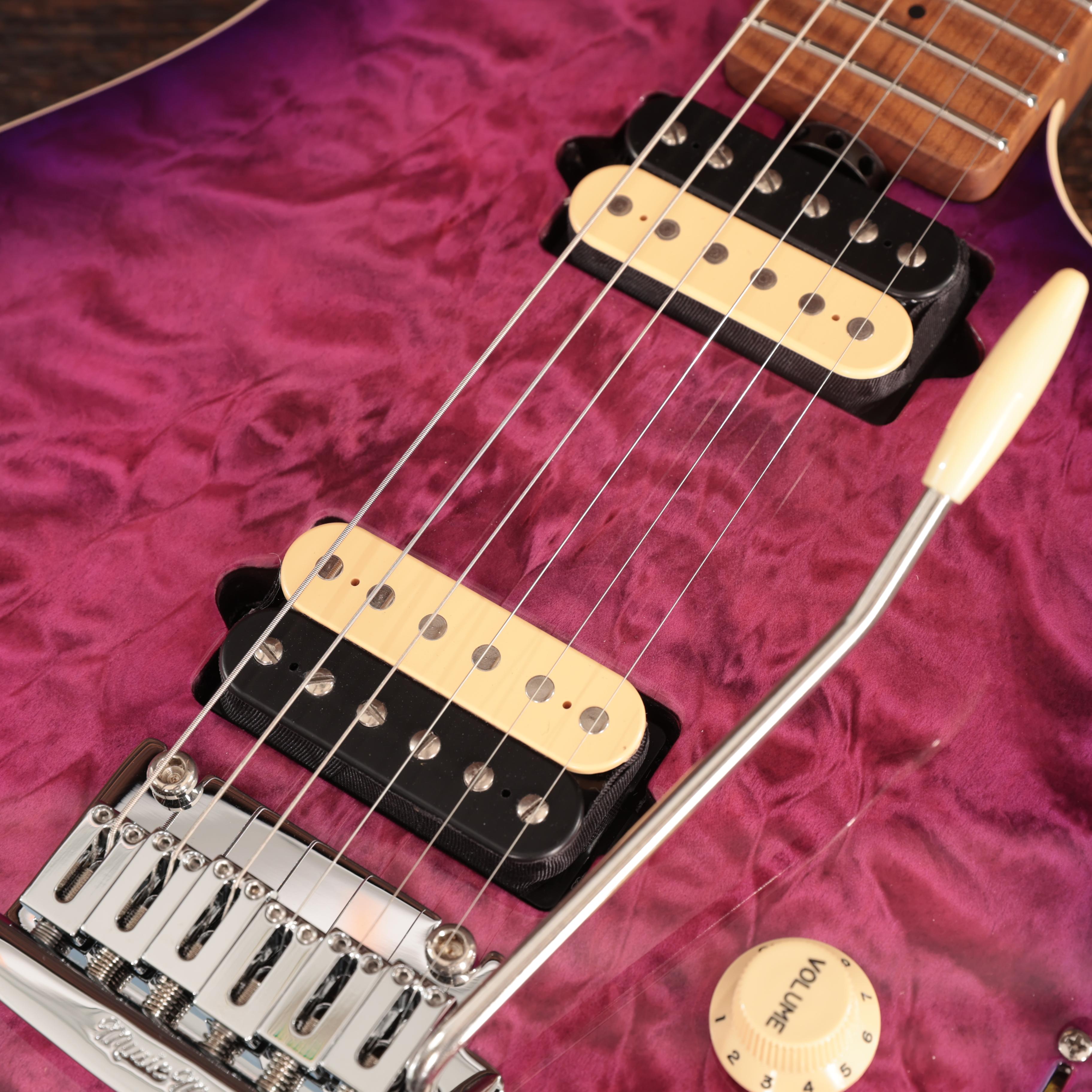 ギター MUSIC MAN AXIS Trans Pink Quilted Maple Ernie Ball Music Man Axis Tribute Quilt Top Trans Pink 2011 | The